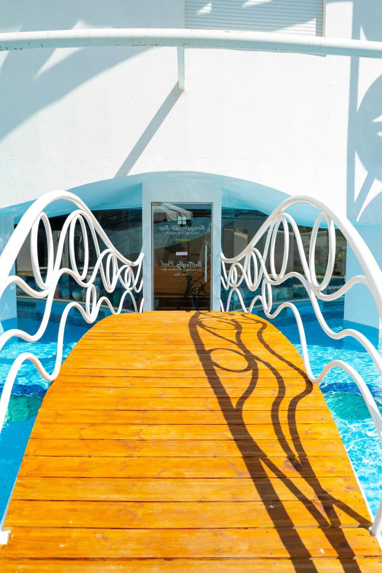 Bougainville Bay Apartments ซารานเดอ ภายนอก รูปภาพ