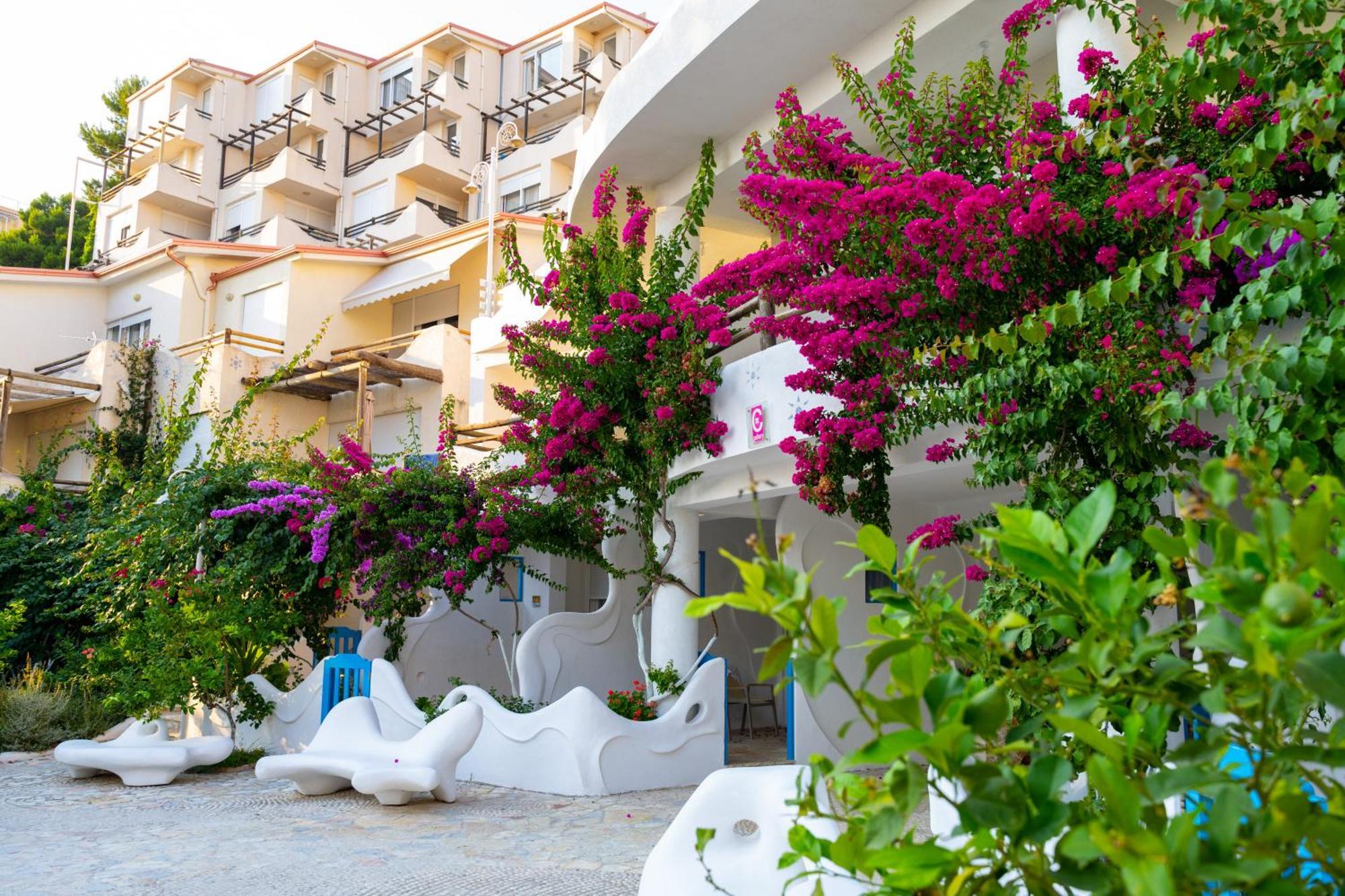 Bougainville Bay Apartments ซารานเดอ ภายนอก รูปภาพ