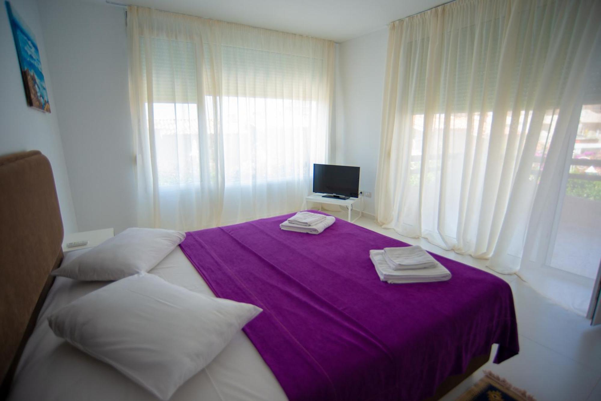 Bougainville Bay Apartments ซารานเดอ ห้อง รูปภาพ